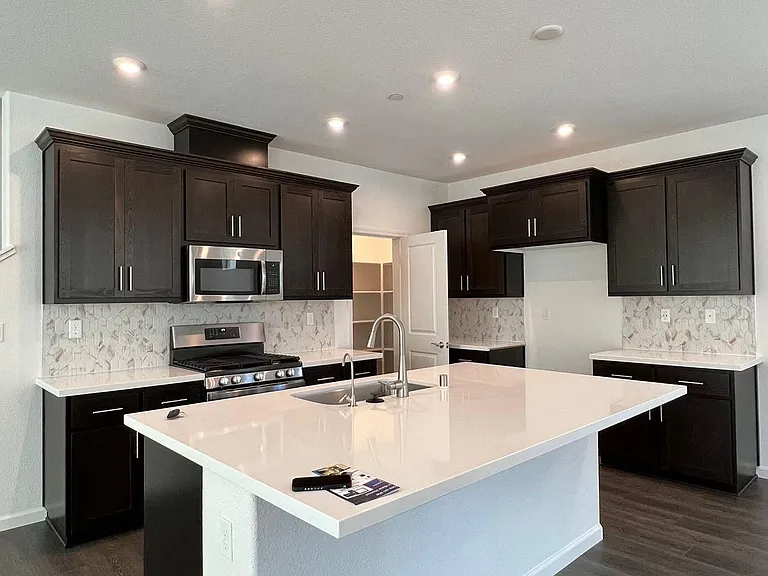 1478 Sanctuary St — Photo 3