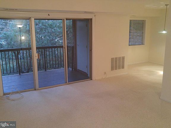 2nd image of 206 Park Terrace Ct SE APT 43