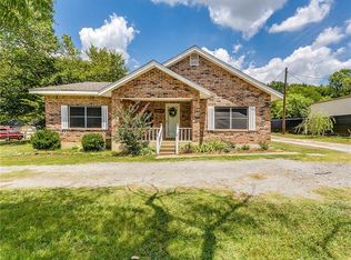 6108 Rough Rd, Cleburne, TX 76031