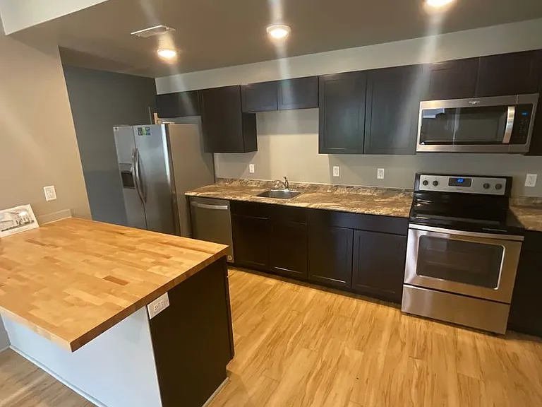 425 N Walnut St — Photo 41