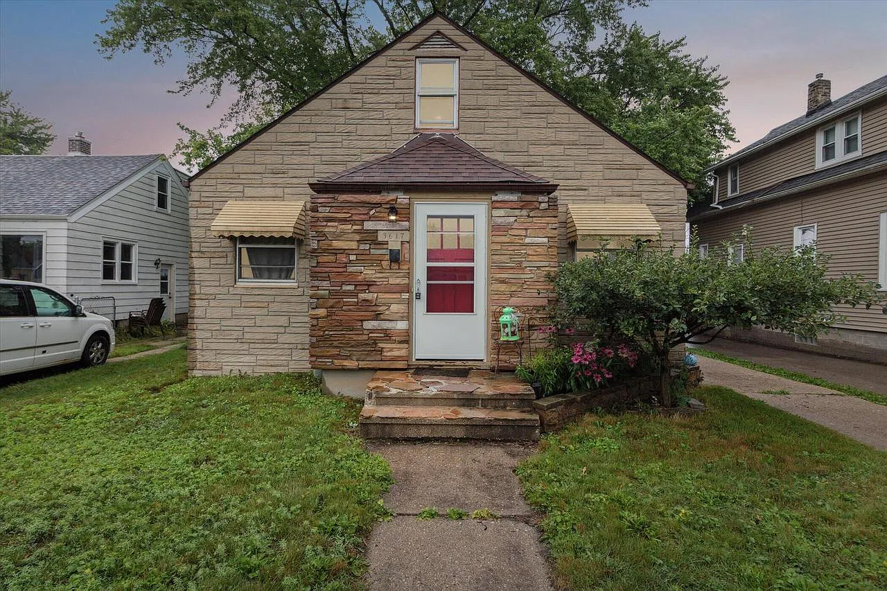 3617 10th AVENUE photo 1