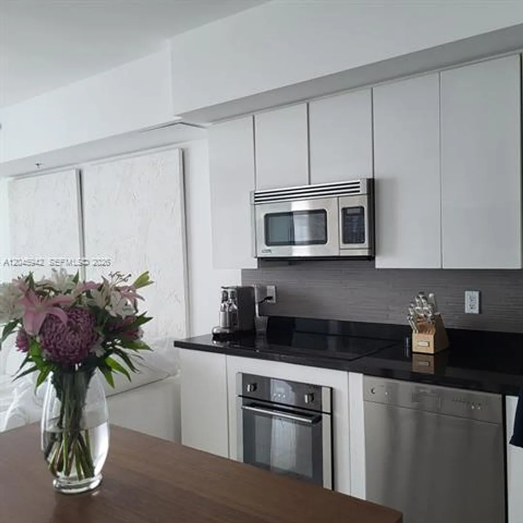 92 SW 3rd St cu-3207, Miami, FL 33130 — Photo 1
