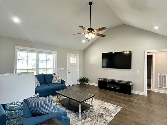 5th image of 219 Graham Way
