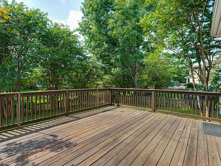 307 Devonshire Dr — Photo 21