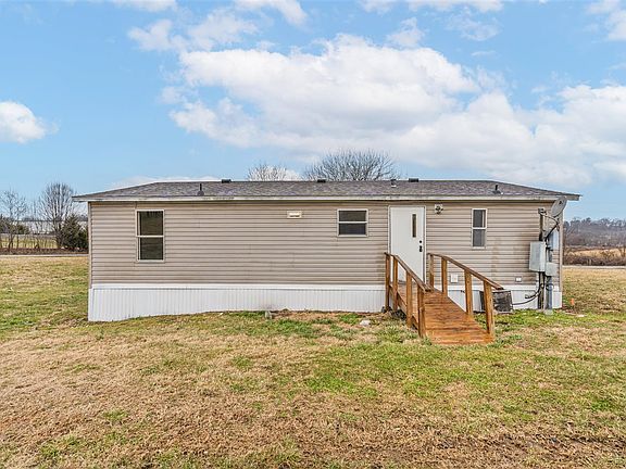 2nd image of 20 Conner Hogan Ln