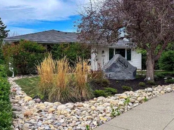 5839 Dalkeith Hl E, Calgary, AB T3A 1G5