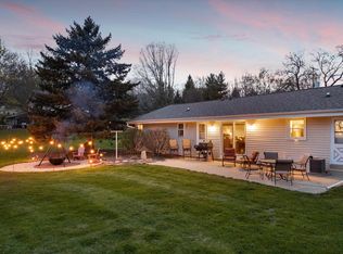 S86W27655 Hartwig Ave, Mukwonago, WI 53149