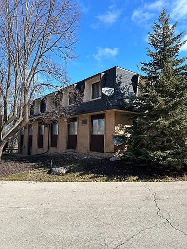 1102 Brookside Dr Photo 1