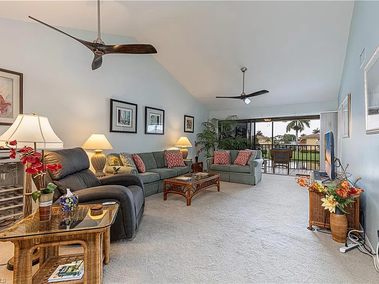 4410 Chantelle Dr #H-205 — Photo 4