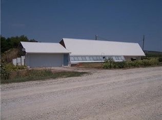 2797 69th St, Newhall, IA 52315