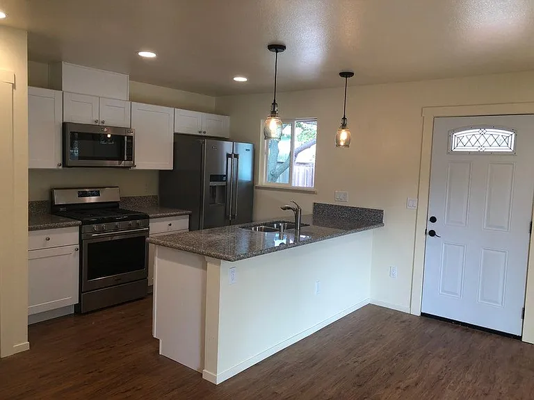 2362 Meadow St #A — Photo 3