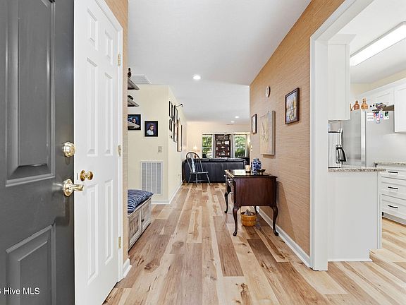 5th image of 310 Pinehurst Trace Drive