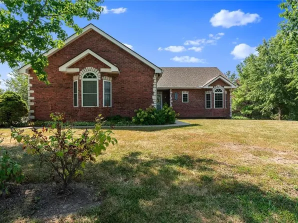 36244 Hillside Cir, Richmond, MO 64085