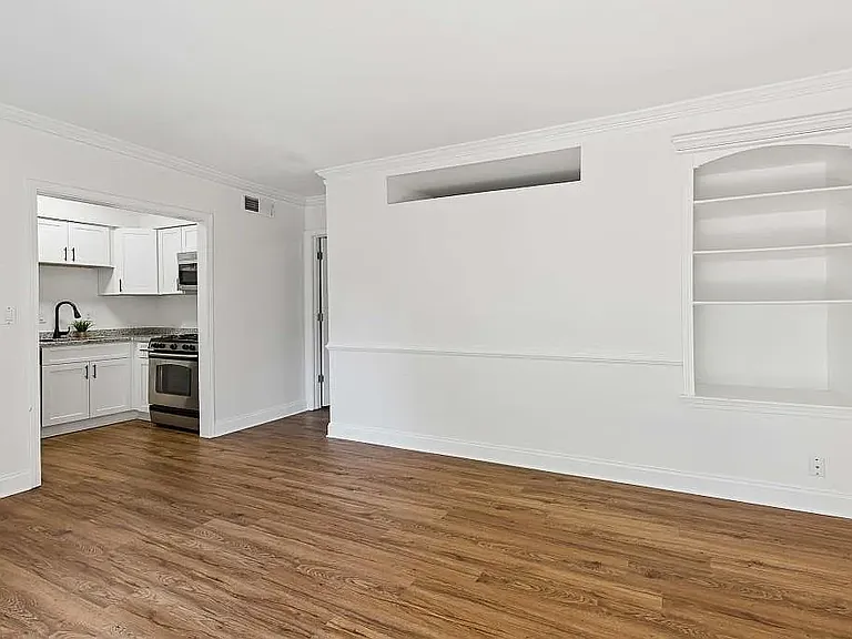 6980 Roswell Rd #C13 — Photo 4