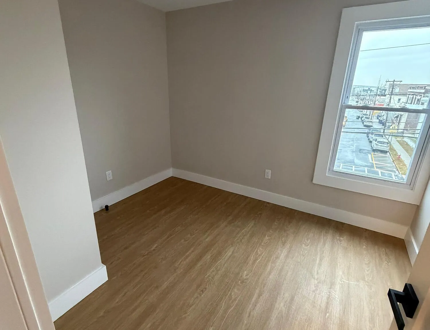 3 bed, 3780 sqft, $3,500 — Photo 2