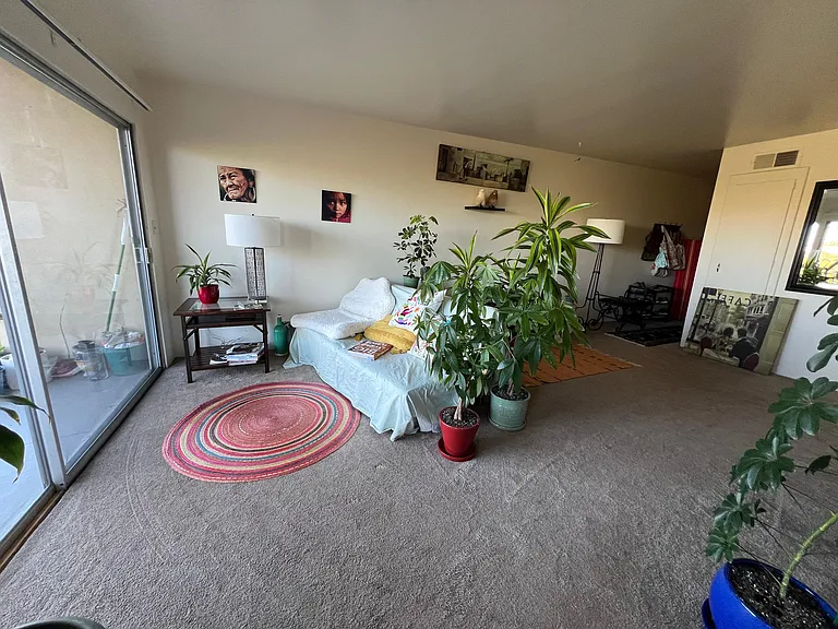 Clairemont Dr — Photo 20