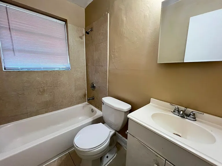 13315 Alexandria Dr — Photo 13