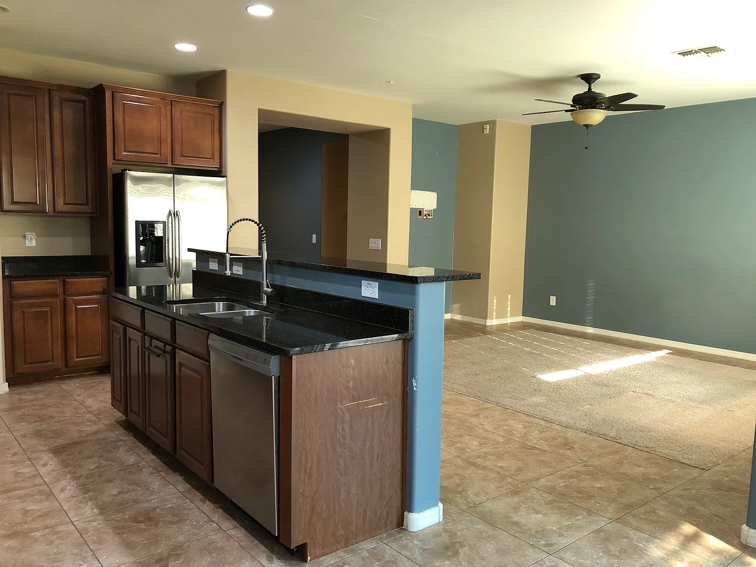 4 bed, 1814 sqft, $2,499 — Photo 3