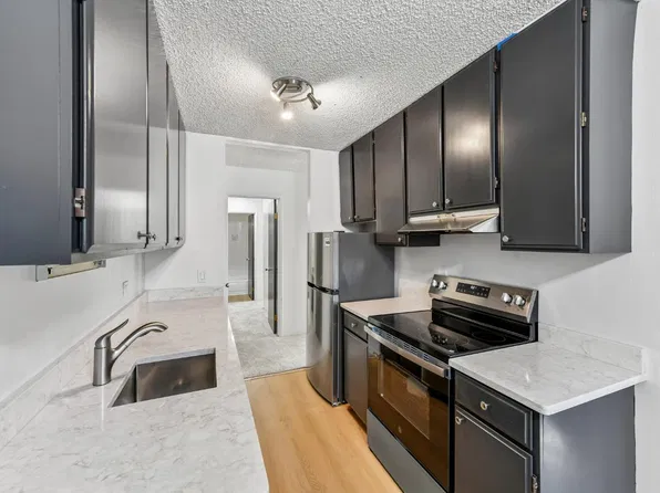 2201 Woodside Ln Unit 16, Sacramento, CA 95825