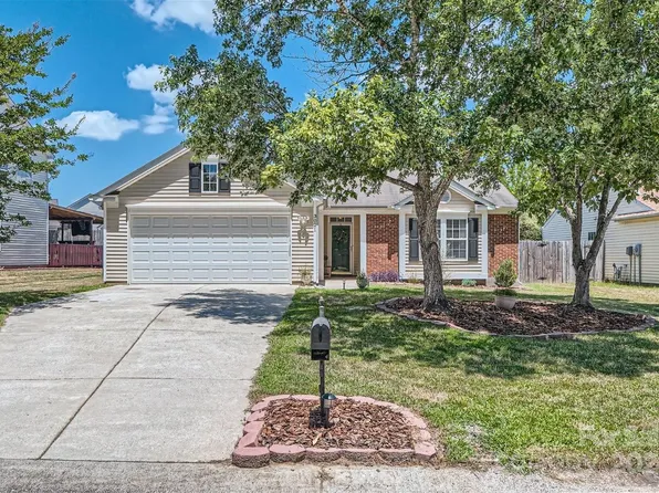 3021 Hawick Commons Dr, Concord, NC 28027