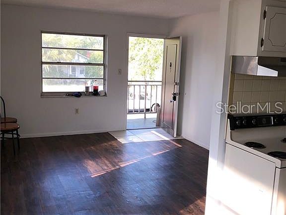 2nd image of 821 Jeffords St APT 3