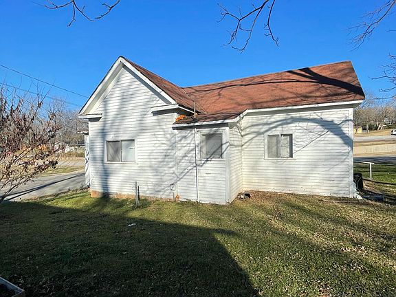 2nd image of 102 E Paydon Street