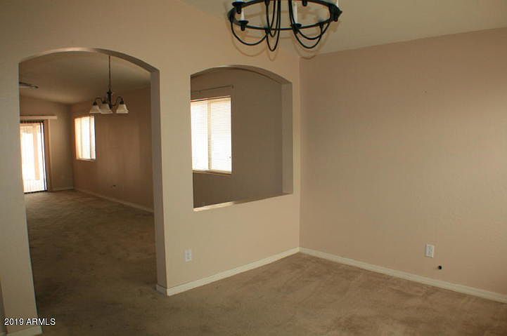 2nd image of 260 W Hawthorne Dr