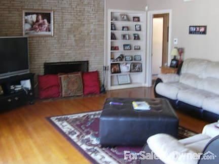 5th image of 115 Moss Dr
