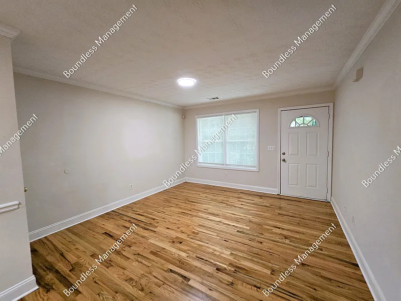 4 bed, 2.0 bath, 1410 sqft, $1,595 — Photo 2