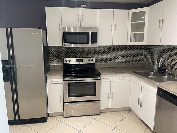 3rd image of 1770 NE 191st St #510-C1