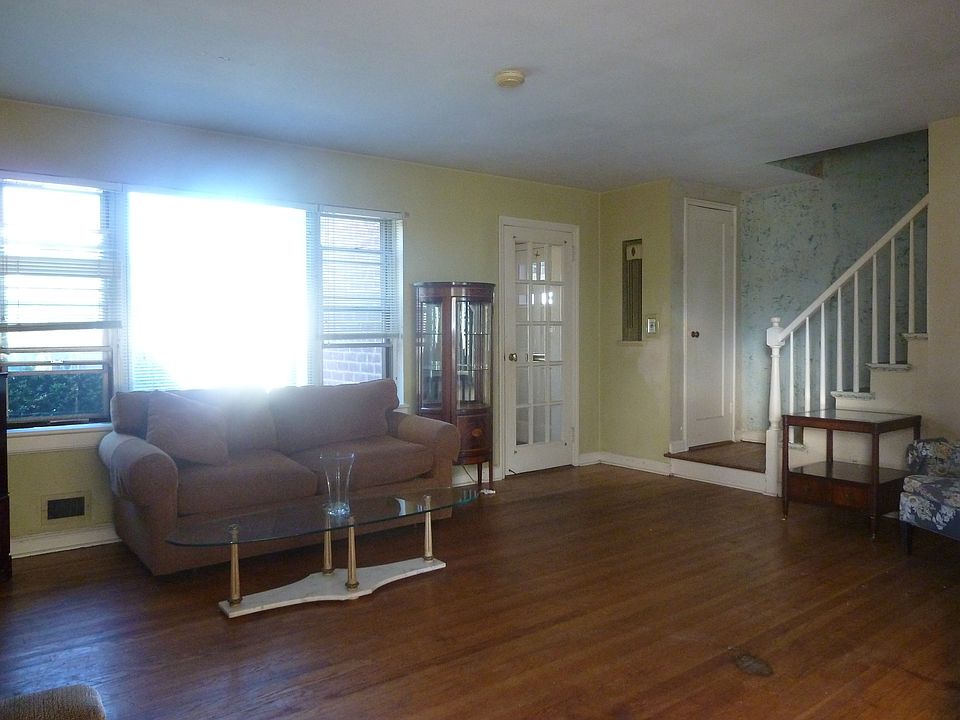 1st image of 39 Borcher Ave
