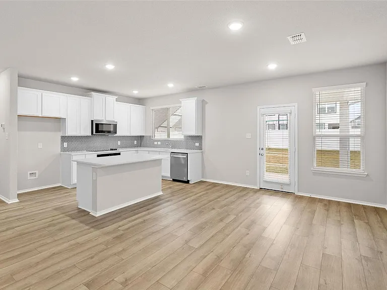 5953 Revere Dr — Photo 4
