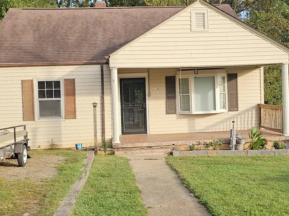 319 Riverview Ct, Martinsville, VA 24112