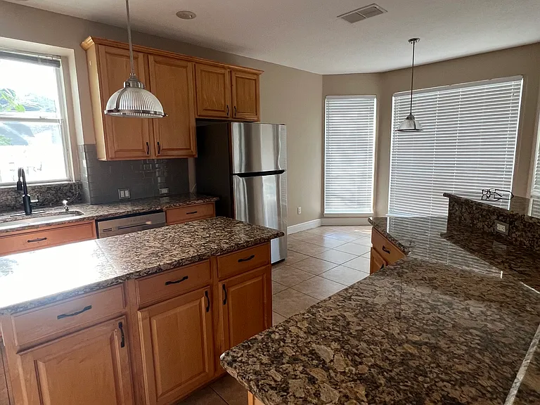 8019 Glitter Ct — Photo 28