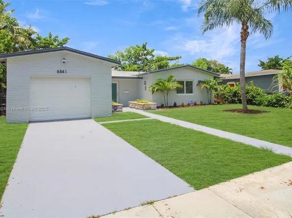 6541 SW 8th St, Pompano Beach, FL 33068