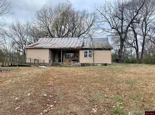 777 Sheid Rd, Norfork, AR 72658