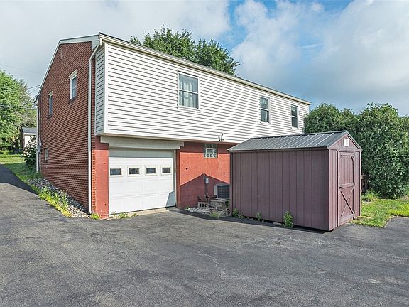 3rd image of 444 Westland Dr
