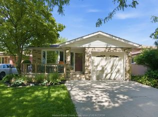512 Elinor St, Windsor, ON N8P 1E4