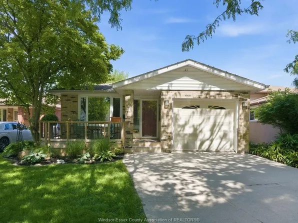 512 Elinor St, Windsor, ON N8P 1E4