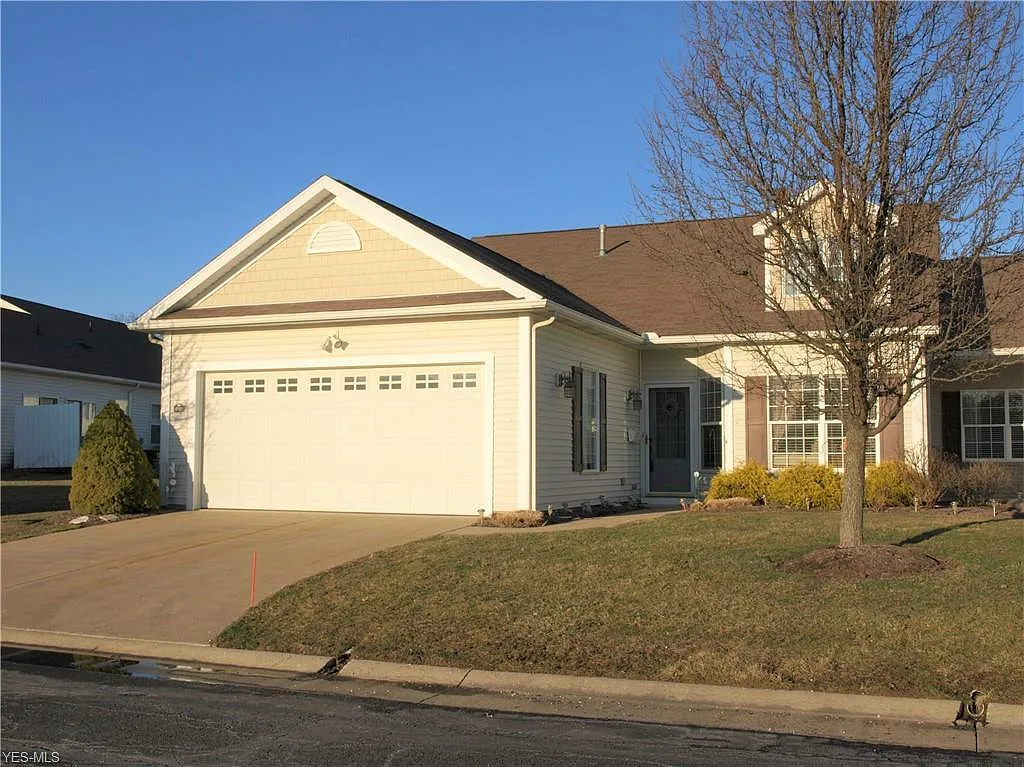 4362 Greenway Trail St NW photo 1