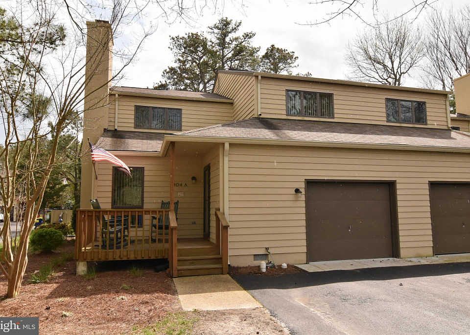 1st image of 304 Oakwood St #A