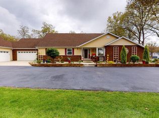 6942 Castilian Dr, Demotte, IN 46310