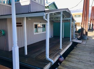 415 N Bridgeton Rd SLIP 4, Portland, OR 97217