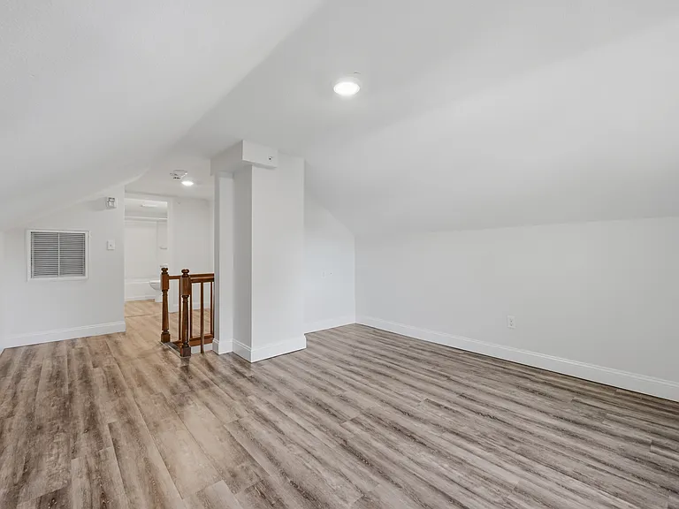 111 Laurel Ct #3 — Photo 15