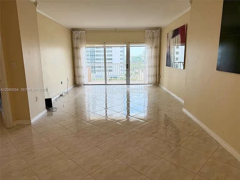 1980 S Ocean Dr #6N — Photo 3