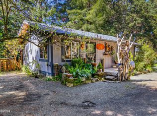 457 NE Montana St, Yachats, OR 97498