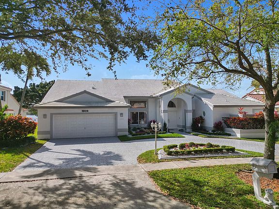 3rd image of 10414 Bermuda Drive