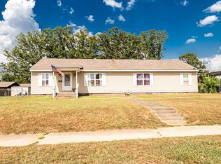 115 S Womble Ave, Camden, AR 71701