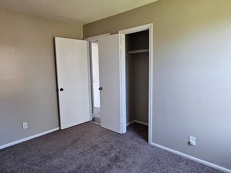 1127 Heck Ave — Photo 5