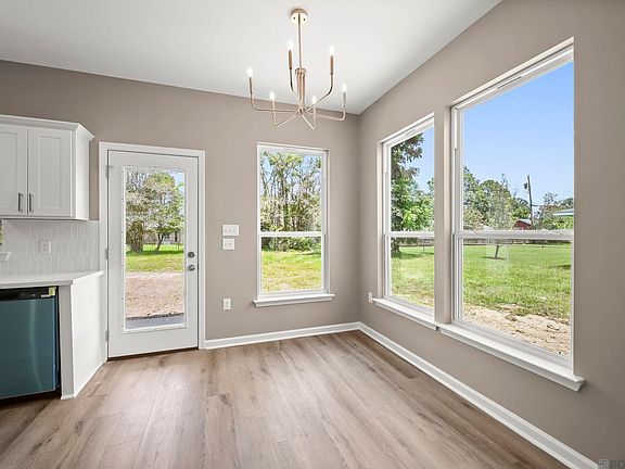 5th image of 9467 Redwood Dr